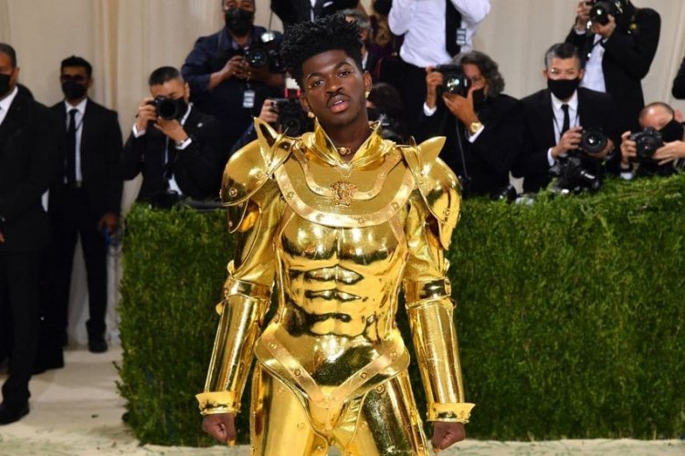 After 'giving birth',  Lil Nas X posed naked as a jaybird
