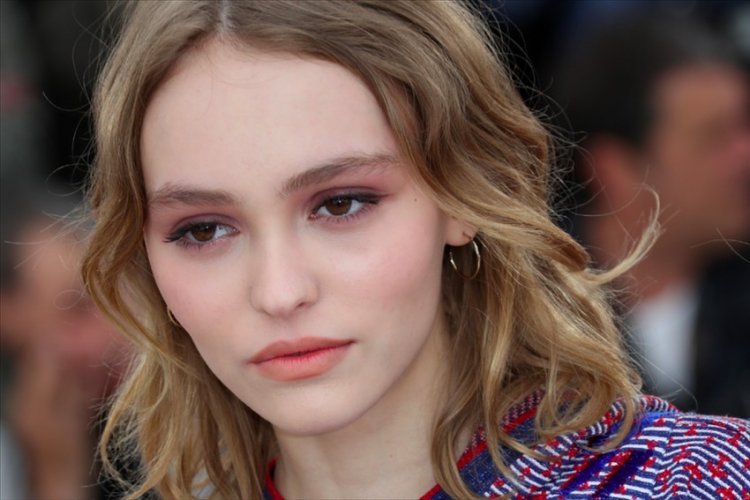 This is what Johnny Depp's daughter looks like: Lily-Rose has grown into a real Beauty