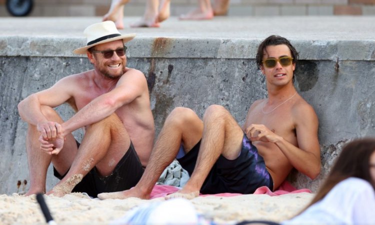See what Simon Baker's son looks like, he completely overshadowed his father in the photos from the beach