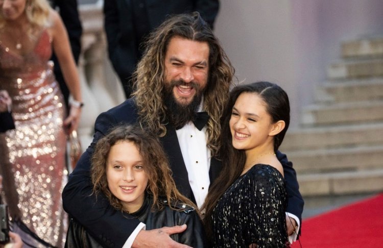Jason Momoa walked the red carpet in the sweetest company and showed his gentle side