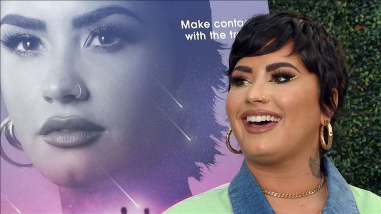 Demi Lovato claims that they had an encounter with aliens: 'I saw a blue orb in the desert, it was floating 50 feet away'