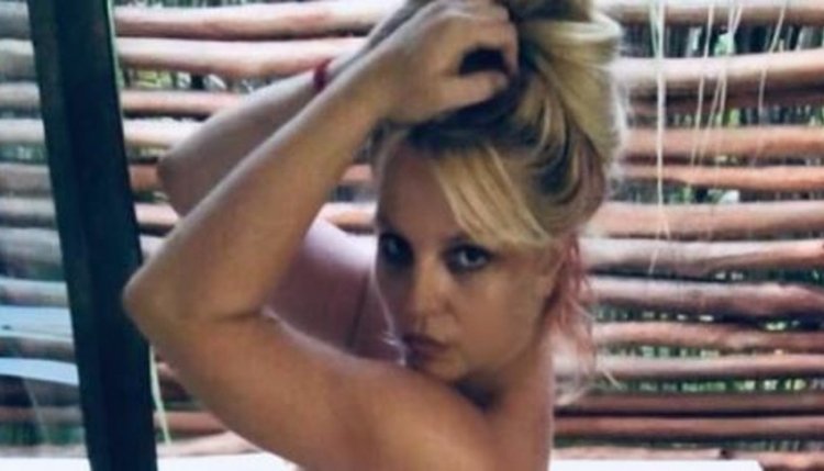 See how Britney Spears celebrated getting rid of the conservatorship, posing nude