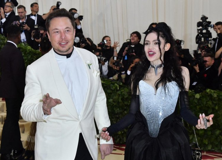 Elon Musk's ex-girlfriend dedicated a song to their relationship, revealing why the couple broke up