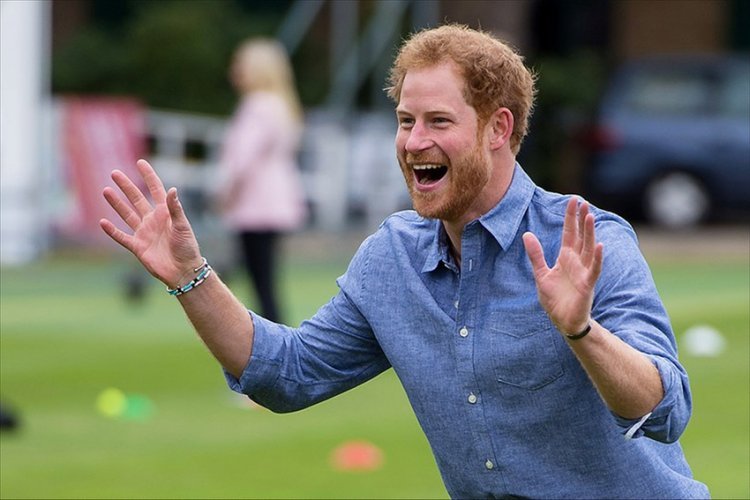 PRINCE HARRY HARDLY STOOD ON HIS FEET AND SMELLED OF ALCOHOL: The host revealed the details of their meeting