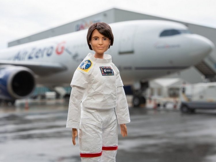 Inspiration for girls: Barbie astronaut launched on a weightless flight