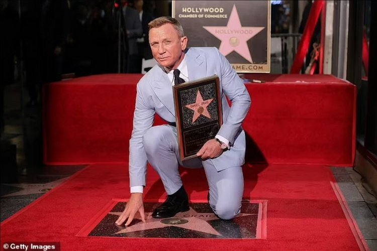 Daniel Craig received a star on the Hollywood Walk of Fame