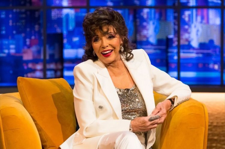 Joan Collins, 88, showed off her legs, fans delighted: "You look unreal"
