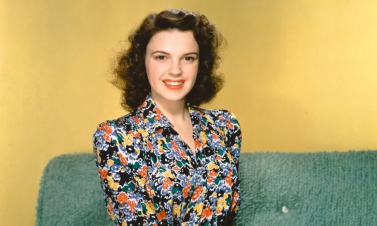Judy Garland was destroyed by her parents and the filming of 'Oz': She was drugged and abused by drunken 'munchkin', she entered a tragic spiral