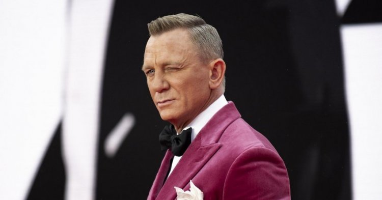 Daniel Craig admitted that he likes going out to gay bars, and he has a really good reason why!