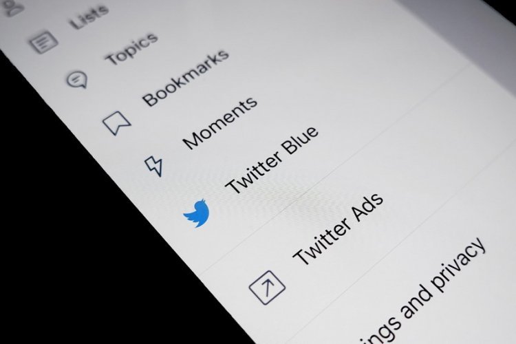 Twitter is testing a new place to show ads