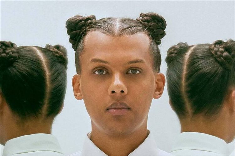 Stromae returned to the music with the new single "Santé"