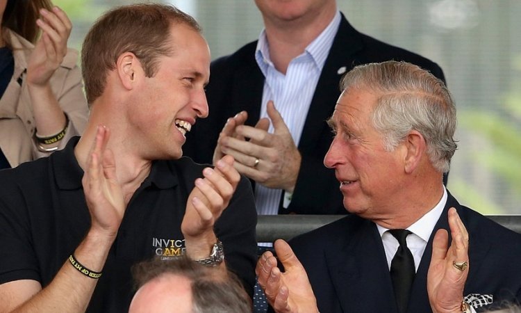 Princes Charles and William posed in a relaxed release, we rarely get a chance to see them in such a close embrace and mood!