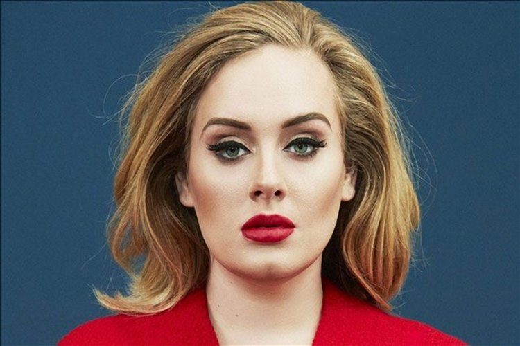 Adele's make-up artist reveals: How to achieve the singer's distinctive cat-like eye