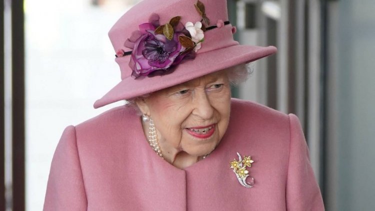 Queen Elizabeth spent the night in hospital: 'She is in a good mood, she must rest for a few days'