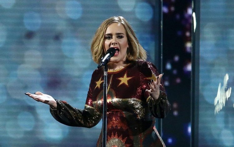 Adele had to answer an ungrateful question - Prince William or Harry?