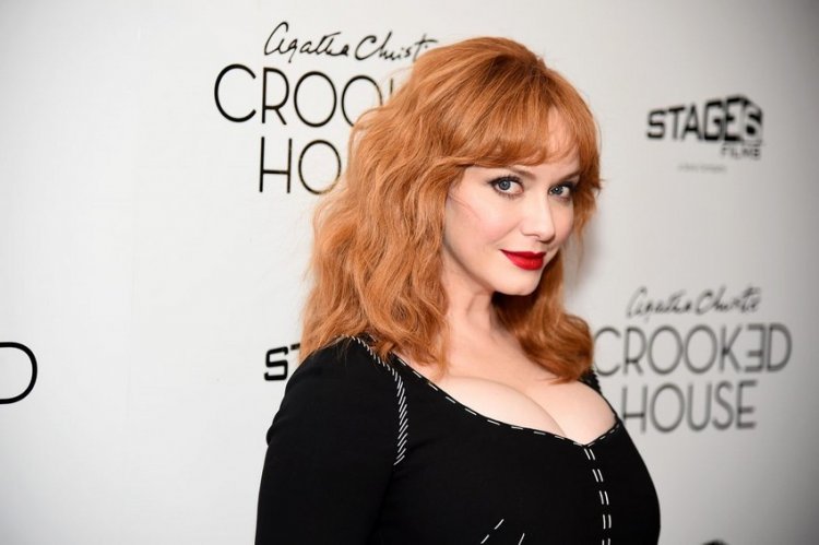 Christina Hendricks: "Are my breasts real? It's a bizarre question."