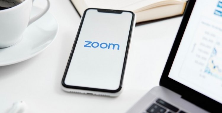 Zoom allows free users to automatically generate captions