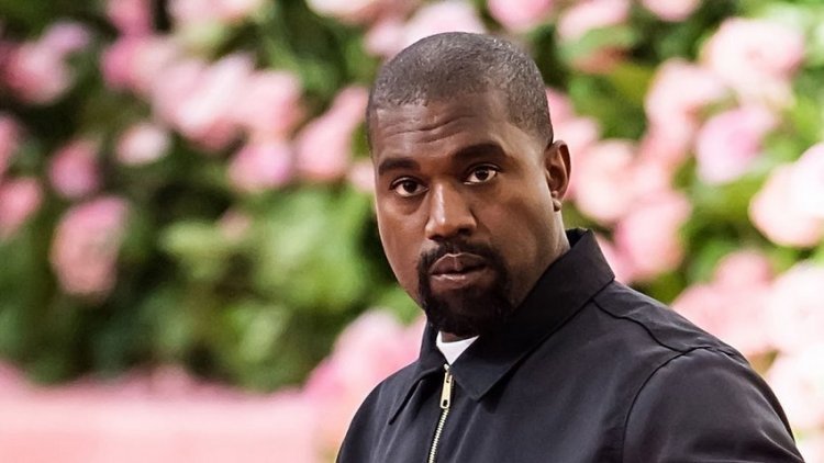 Kanye finally got rid of weird masks and showed his new haircut