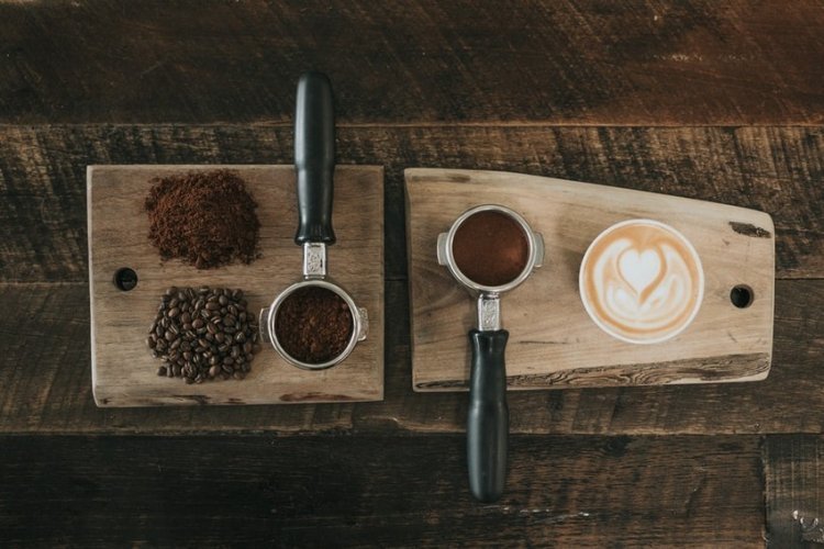 TRUTHS AND MISCONCEPTIONS ABOUT COFFEE / How accurate are the three most widespread theories about a favorite beverage?