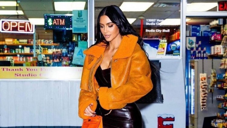 NEW BOYFRIEND? Kim was seen holding hands with a troubled star