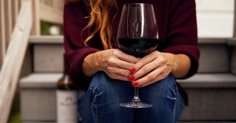 Is it healthy to drink a glass of wine a day?