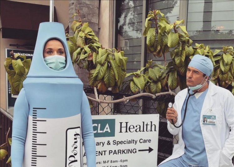 Katy Perry and Orlando Bloom promoted vaccination with Halloween costumes