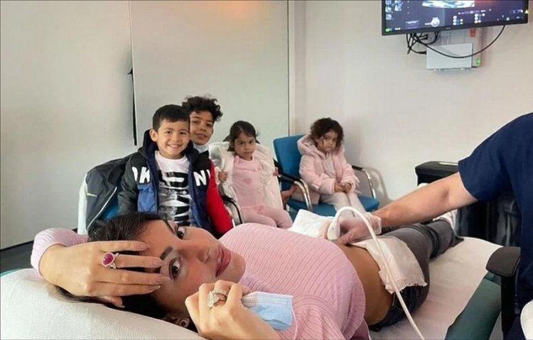 Georgina posted an ultrasound photo, Ronaldo's comment got more than 10,000 likes