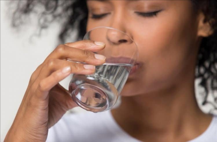Can drinking water help in weight loss?