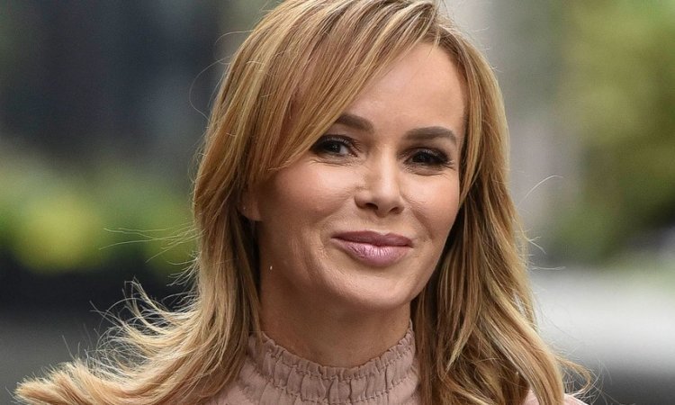 Amanda Holden posted almost nude photos!