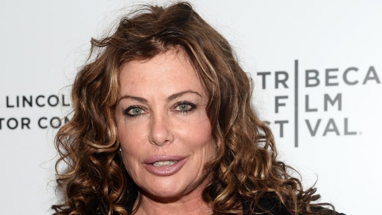 New photos of Kelly LeBrock stunned her fans