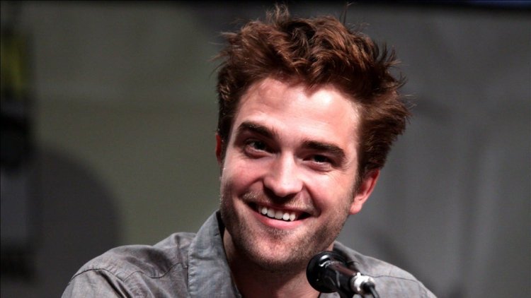 'The Batman': New Look At Robert Pattinson