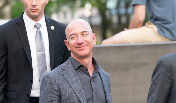 Bezos sparks conversations with his outfit!
