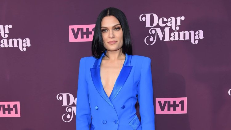 Jessie J:'I was crying alone in the street'