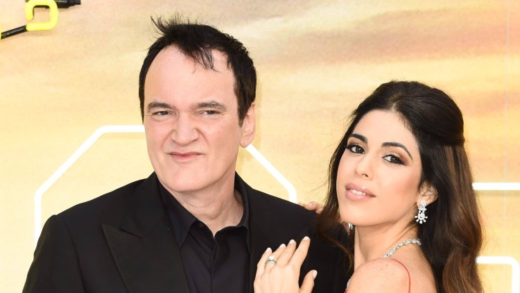 Tarantino’s 20-year-younger wife is pregnant!