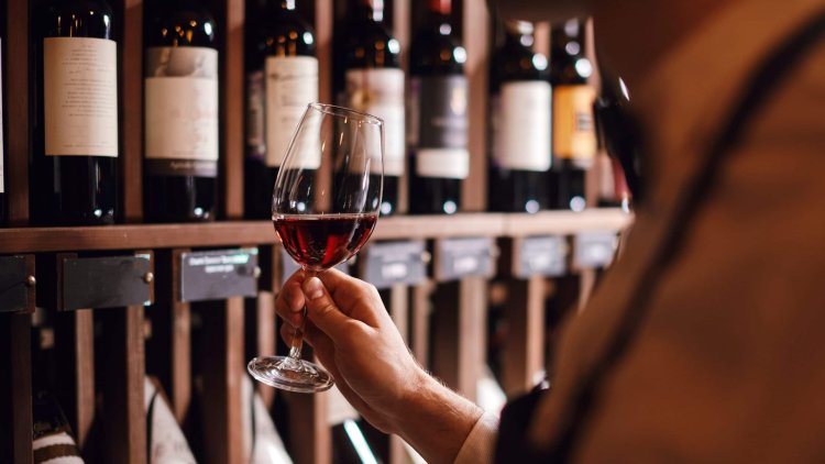 A guide to drinking wine like a real sommelier