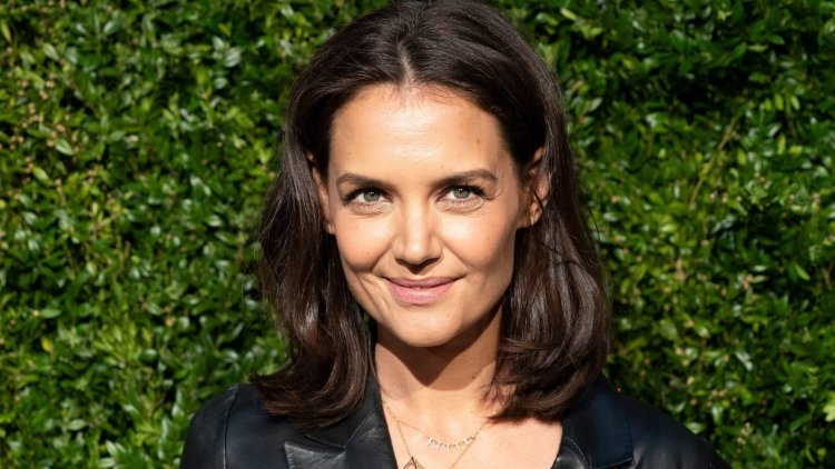 Katie Holmes wows in a suit and hot pink heels