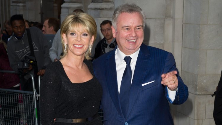 Ruth Langsford In Skinny Jeans