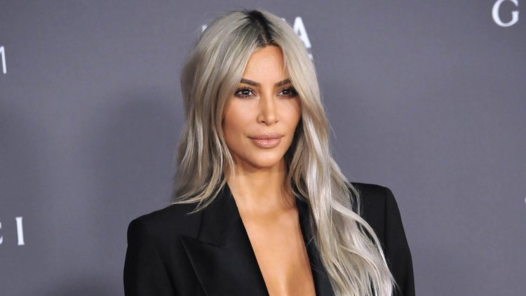 Beautiful Kim Kardashian again shocked her fans