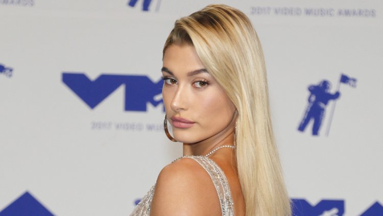 Hailey Bieber appeared at the Vanity Fair party