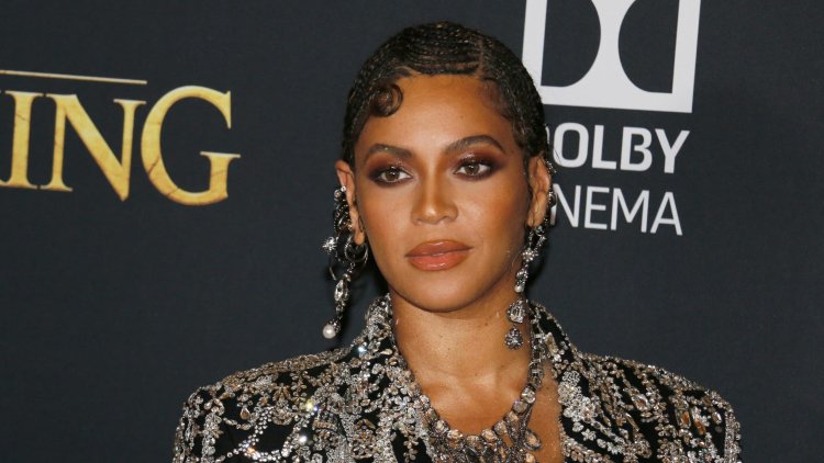 Beyonce in a transparent dress!