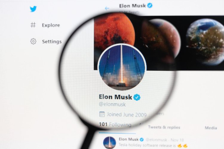Elon Musk acquired a 9.2 % stake in Twitter