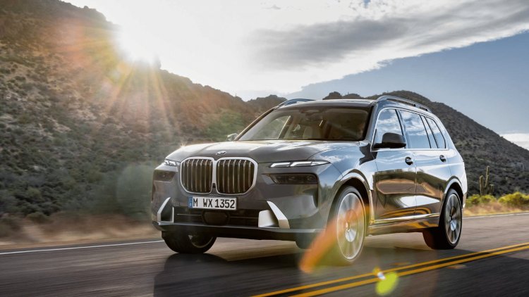 The new luxury BMW X7 saw the light of day