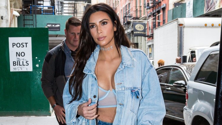 Kim Kardashian goes by ferry to Pete Davidson