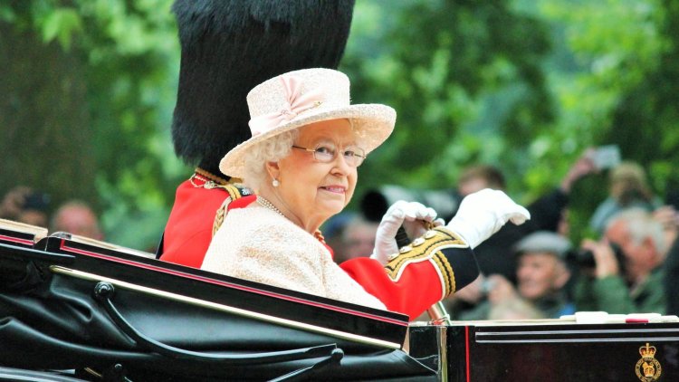 Queen Elizabeth wants to meet Prince Harry!