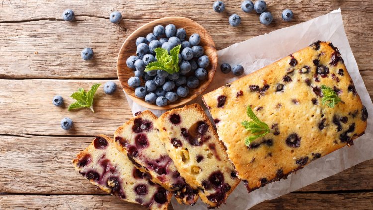 Breakfast or dessert: Sweet blueberry bread