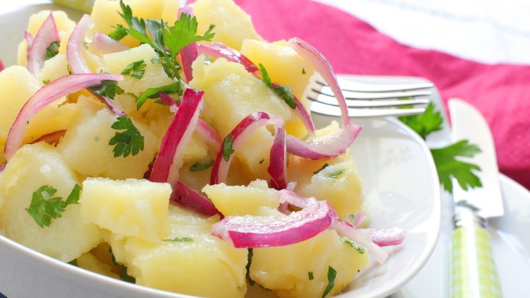 Refreshing potato and cabbage salads