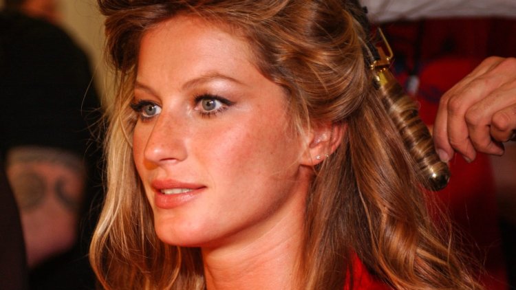 How to make Gisele's favorite hairstyle!