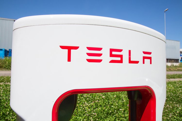 Tesla will have a battery with extremely long life and energy density