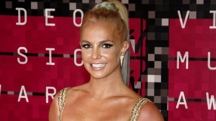 Britney Spears calls out her brother Bryan