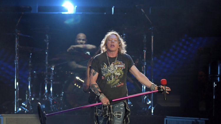 What happened to Axl Rose's face?